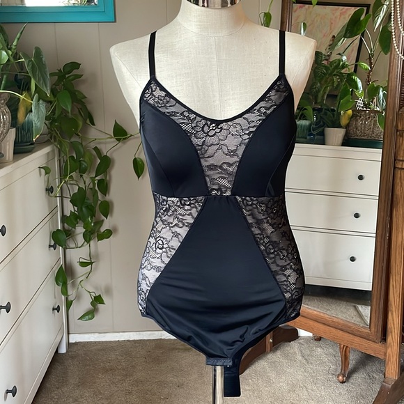 Marilyn Monroe black lace bodysuit, plus size 2X - Picture 1 of 8